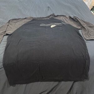 Nike Men's Black and Gray Shirt